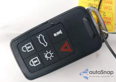 2016 Volvo Xc60 T5 Drive-E Platinum z USA, uszkodzony, nr VIN YV440MDM0G2887908